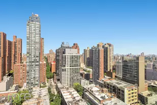 340 E 93rd St, New York City, NY 10128 - Photo 4