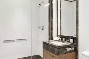 200 E 95th St, New York City, NY 10128 - Photo 16