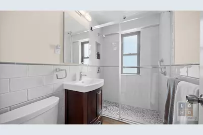208 E Broadway #J1501, New York City, NY 10002 - Photo 10