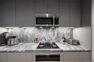 547 W 47th St, New York City, NY 10036 - Photo 8