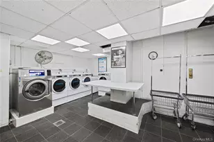 321 E 48th St, New York City, NY 10017 - Photo 16