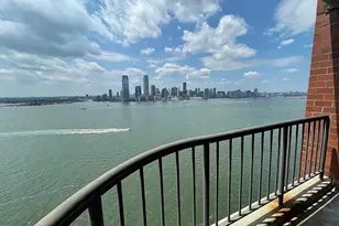 380 Rector Pl, New York City, NY 10280 - Photo 10