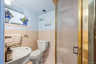 105-15 223rd St, New York City, NY 11429 - Photo 16