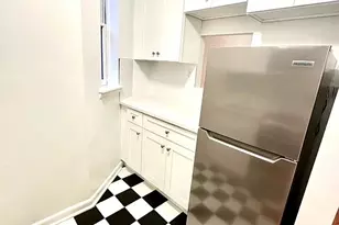 886 10th Ave, New York, NY 10019 - Photo 2