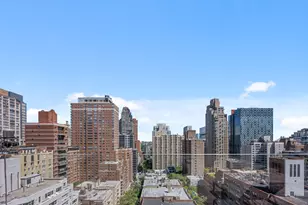 300 E 71st St, New York City, NY 10021 - Photo 18