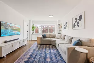 300 E 71st St, New York City, NY 10021 - Photo 2