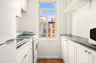 165 W 20th St, New York, NY 10011 - Photo 4