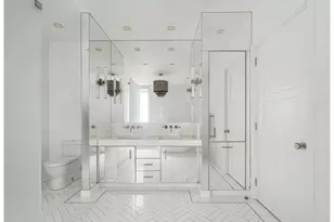 43 W 64th St, New York City, NY 10023 - Photo 28