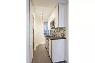 309 W 57th St, New York City, NY 10019 - Photo 6