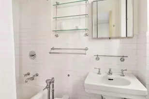 350 E 57th St, New York City, NY 10022 - Photo 8