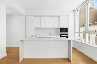 301 E 61st St, New York City, NY 10065 - Photo 2