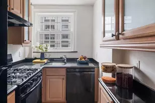 222 E 71st St, New York City, NY 10021 - Photo 6