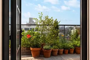 37-28 30th St, New York City, NY 11101 - Photo 4