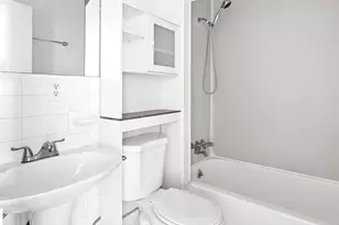 305 E 105th St, New York City, NY 10029 - Photo 4