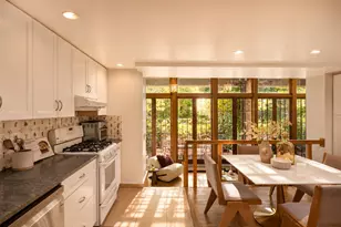 437 W 43rd St, New York City, NY 10036 - Photo 2