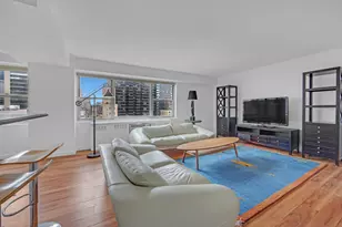 333 E 46th St, New York City, NY 10017 - Photo 2