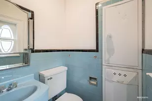 502 E 17th St, New York City, NY 11226 - Photo 16