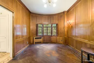502 E 17th St, New York City, NY 11226 - Photo 6