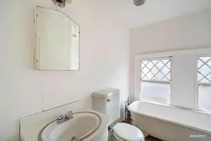 502 E 17th St, New York City, NY 11226 - Photo 20