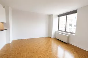 400 E 90th St, New York, NY 10128 - Photo 4