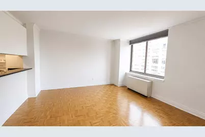 400 E 90th Street #4D, New York, NY 10128 - Photo 4