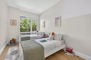 222 16th St, New York City, NY 11215 - Photo 8