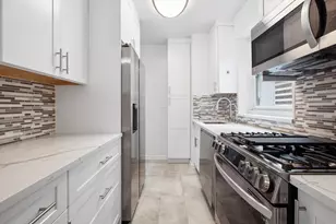 159 W 53rd St, New York City, NY 10019 - Photo 8