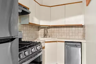 240 E 46th St, New York City, NY 10017 - Photo 10