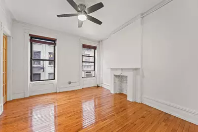 351 W 47th Street, New York City, NY 10036 - Photo 20