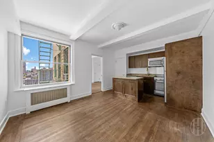 325 W 45th St, New York City, NY 10036 - Photo 2