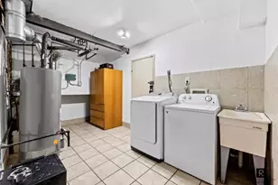 69-07 Little Neck Pkwy, New York City, NY 11004 - Photo 20