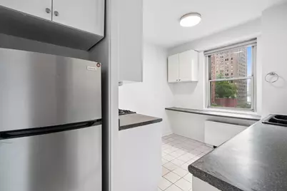 300 E 40th Street #6C, New York City, NY 10016 - Photo 8