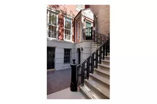 333 E 65th St, New York City, NY 10065 - Photo 2