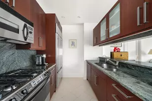 351 E 51st St, New York City, NY 10022 - Photo 4