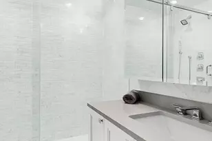 330 E 38th St, New York City, NY 10016 - Photo 18