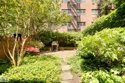 345 E 84th Street, New York City, NY 10028 - Photo 2