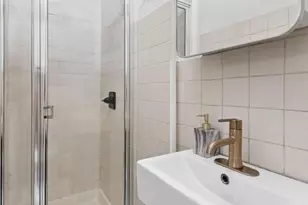 326 E 73rd St, New York City, NY 10021 - Photo 6
