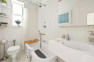 345 W 55th St, New York City, NY 10019 - Photo 8