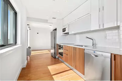 31-35 31st Street #710, New York City, NY 11106 - Photo 2
