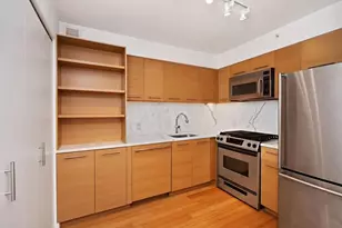 100 W 39th St, New York City, NY 10018 - Photo 2