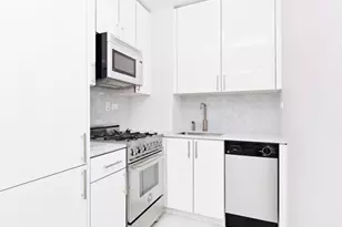 322 W 57th St, New York City, NY 10019 - Photo 6