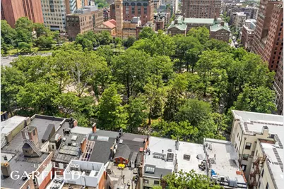 23 Washington Square N, New York City, NY 10011 - Photo 14