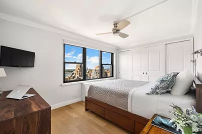 201 W 70th Street #25L, New York City, NY 10023 - Photo 4