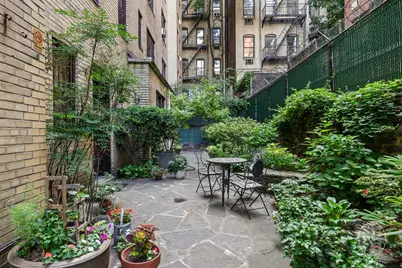 211 E 35th Street #8E, New York, NY 10016 - Photo 16