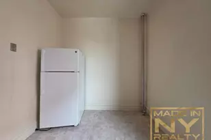 87-21 87th St, New York City, NY 11421 - Photo 2