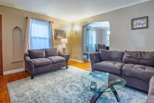 84-15 253rd St, New York City, NY 11426 - Photo 4