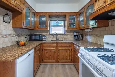 84-15 253rd Street, New York City, NY 11426 - Photo 8