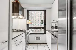 415 E 54th St, New York City, NY 10022 - Photo 6