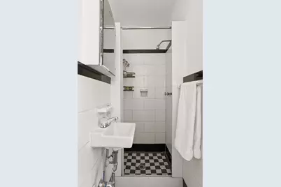 32 Washington Square W #3E, New York City, NY 10011 - Photo 8