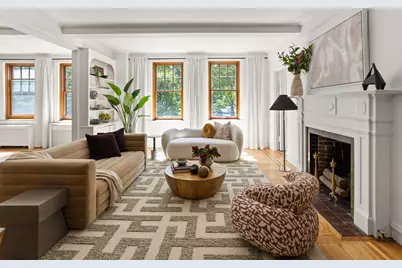 32 Washington Square W #3E, New York City, NY 10011 - Photo 2
